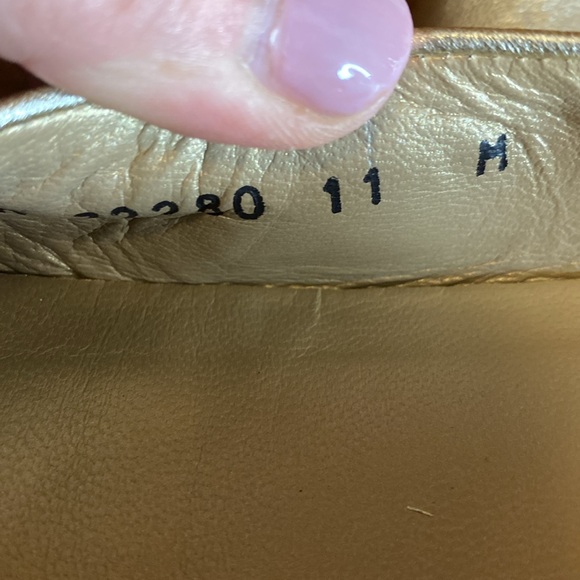 SALE Stuart Weitzman Slingback Flats - Picture 6 of 7